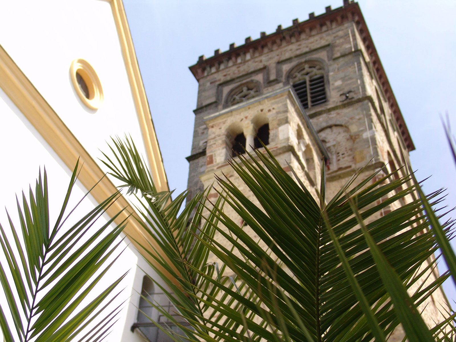 Die Die Willibrordkapelle im romanischen Glockenturm
